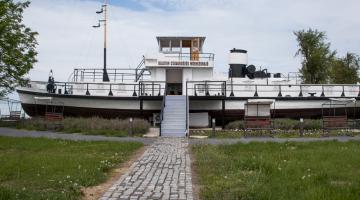 Balaton Csavargőzös Műemlékhajó, Balatonboglár